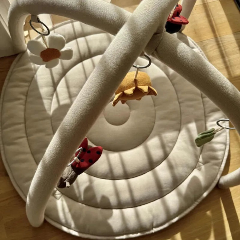 Lavinamasis kilimėlis „Ladybug“ (90 cm) – žaislas kūdikiams